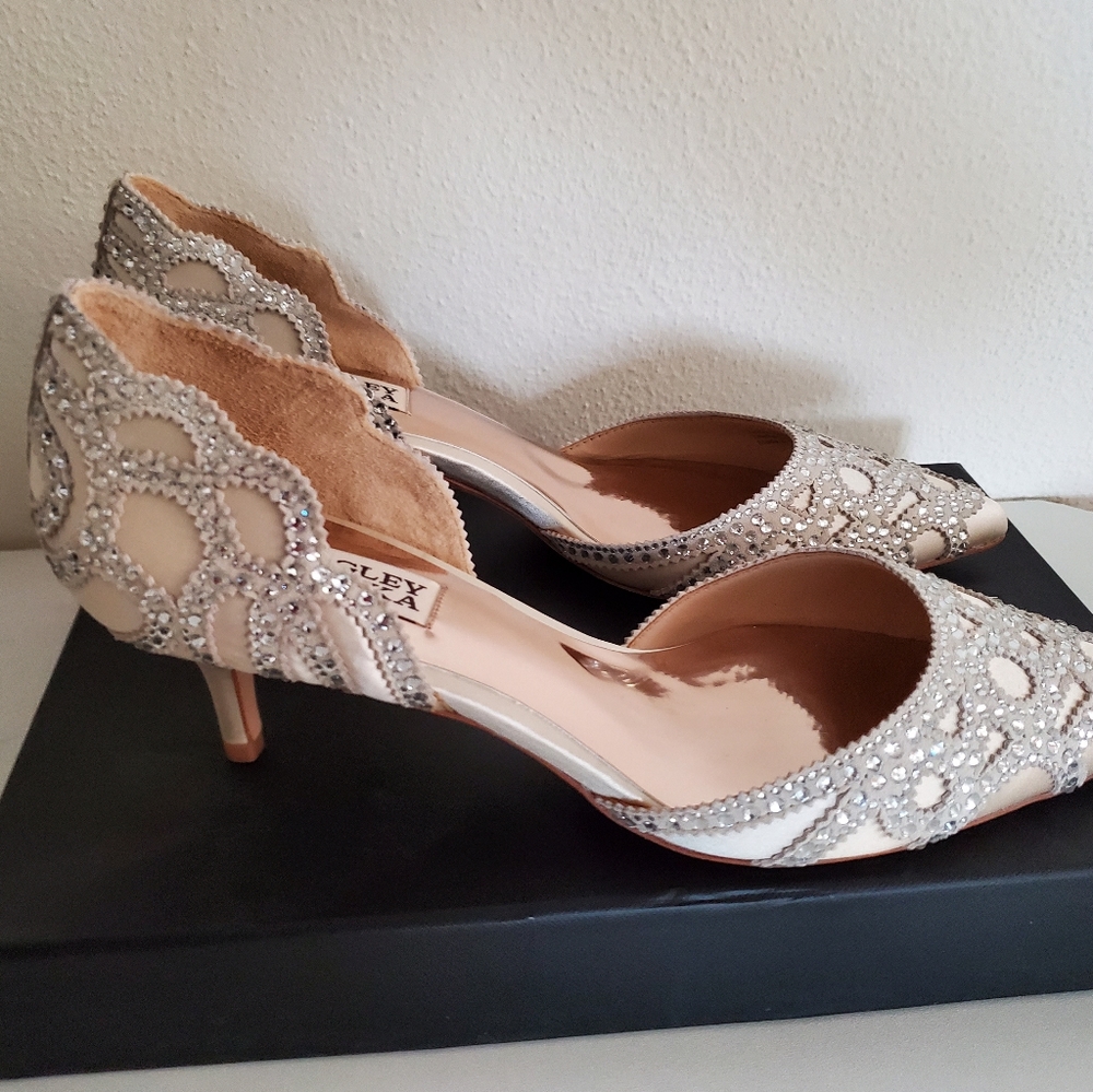 Shoes - Picture 7 of 8